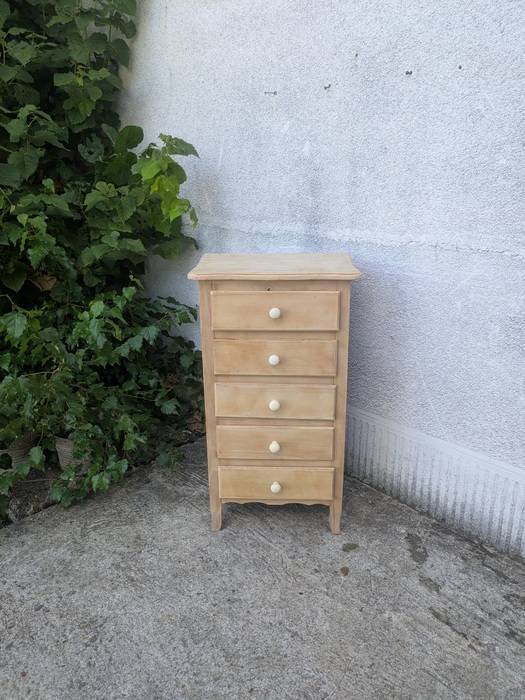 Natural wood chest of drawers