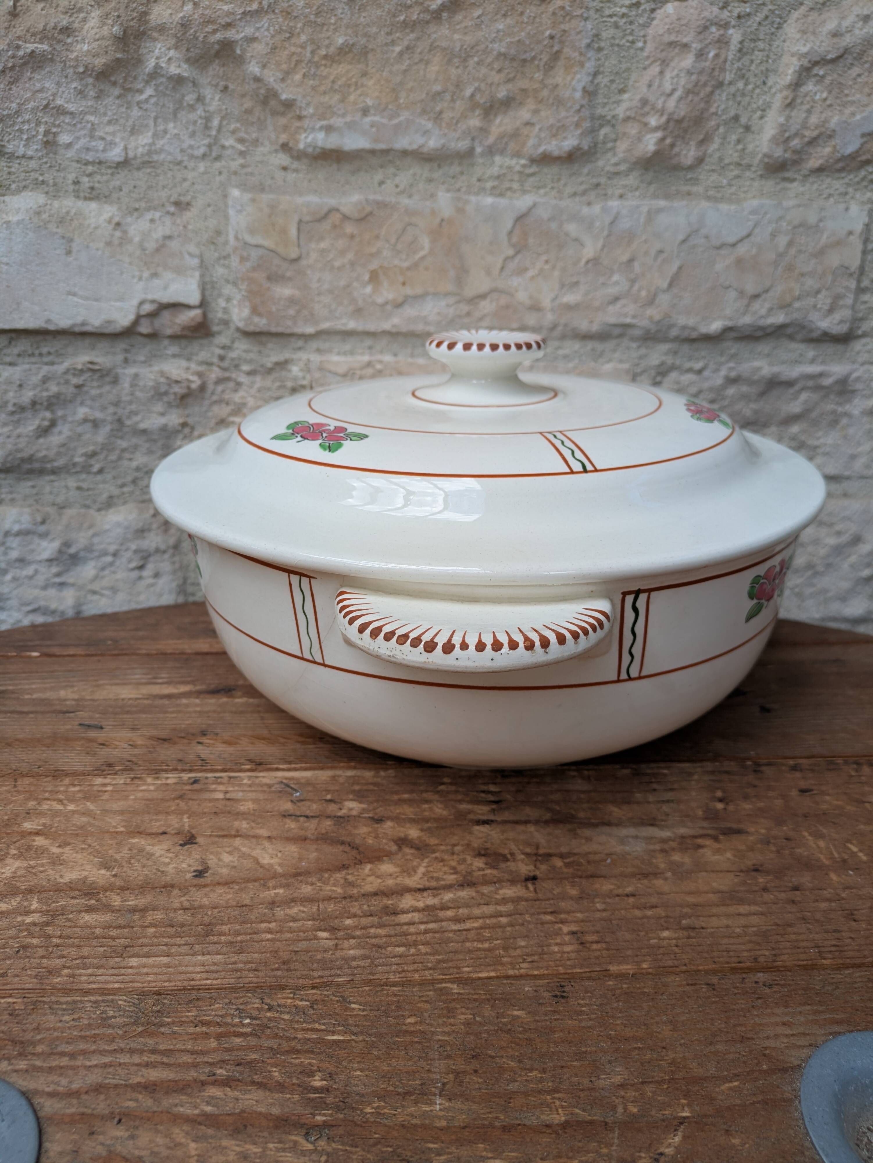 Soup tureen with lid in Salins ironstone model Nénuphar 25.5cm