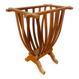 Sewing rack, old basket for balls of wool