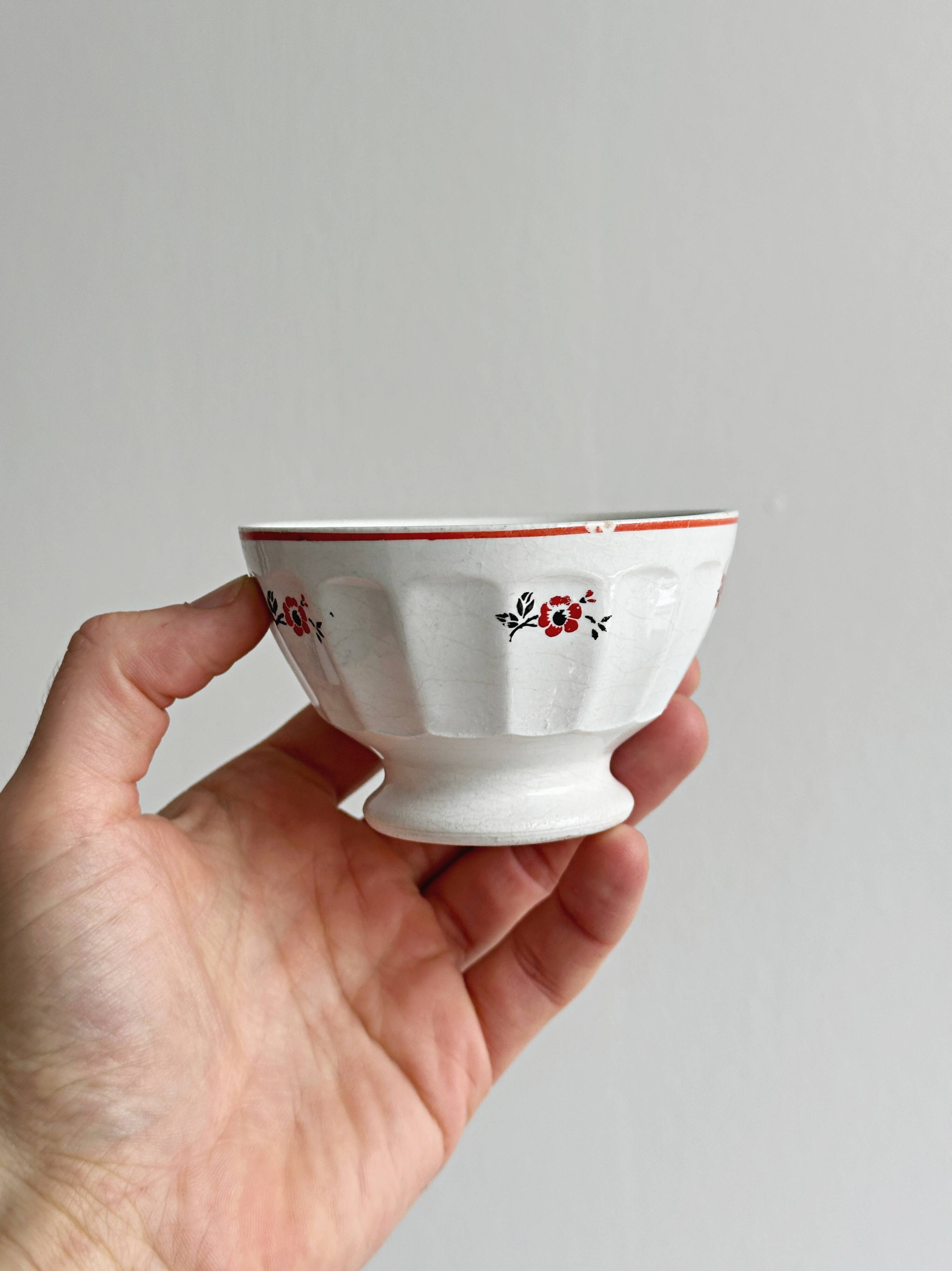 Set of 5 small ceramic bowls