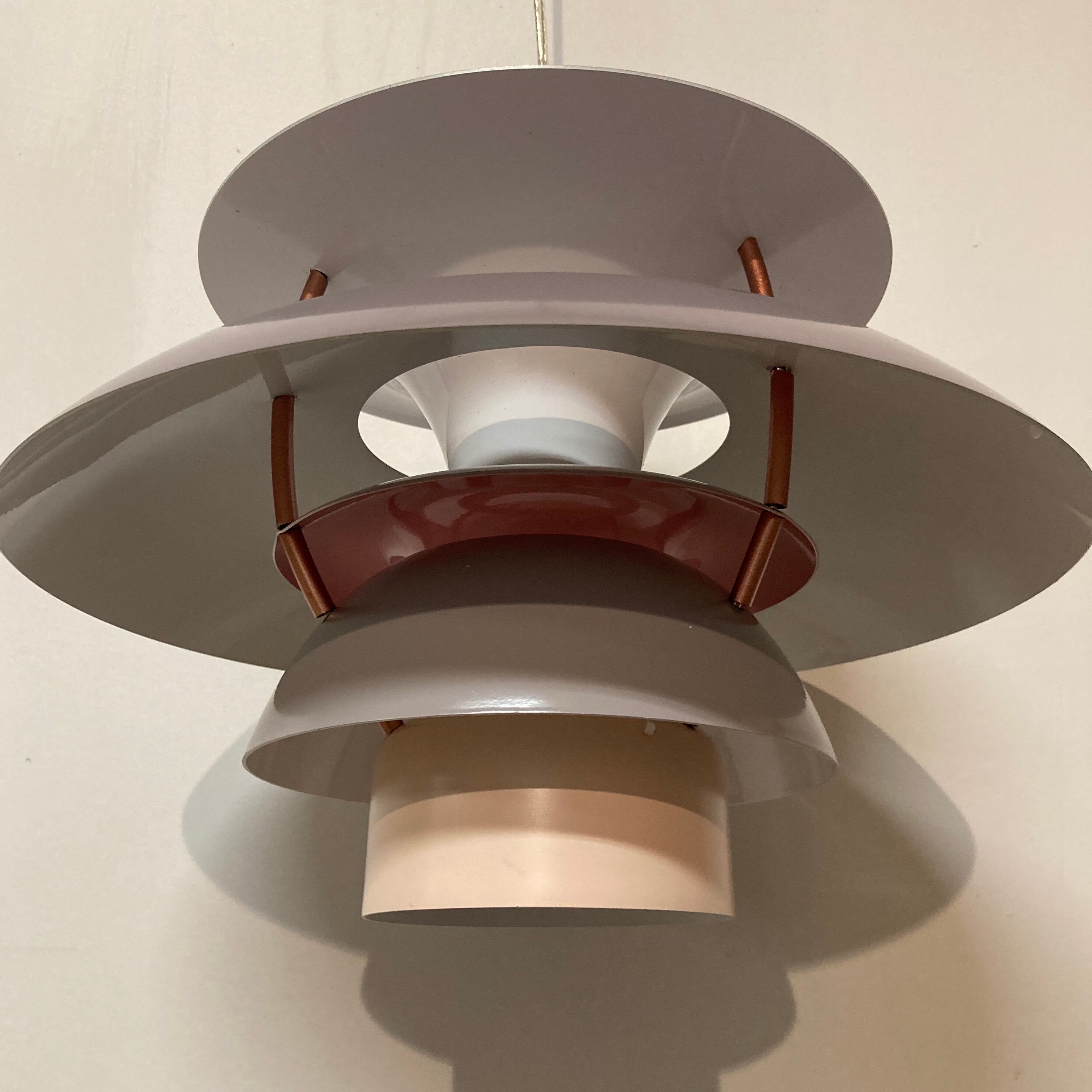 Suspension Louis Poulsen design scandinave