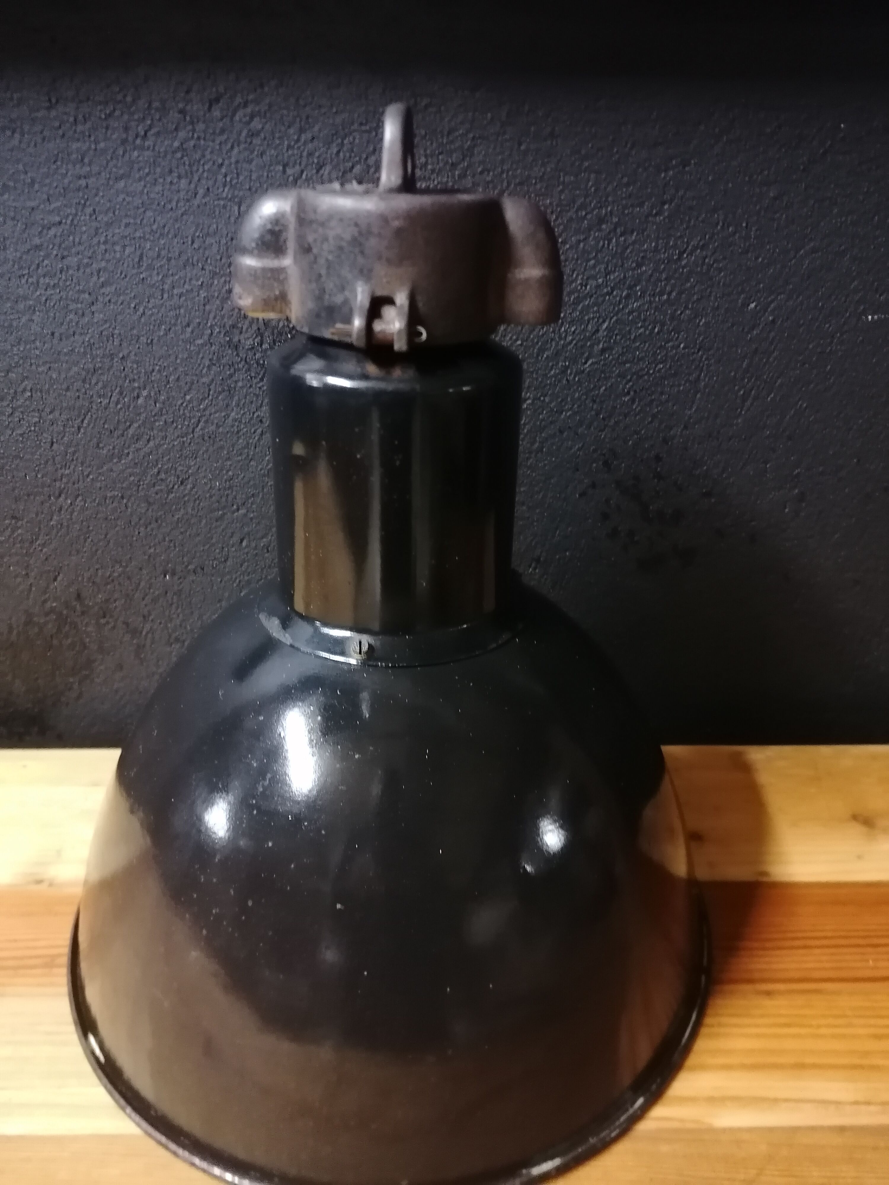 Industrial vintage factory pendant lamp, enamelled metal, 60s