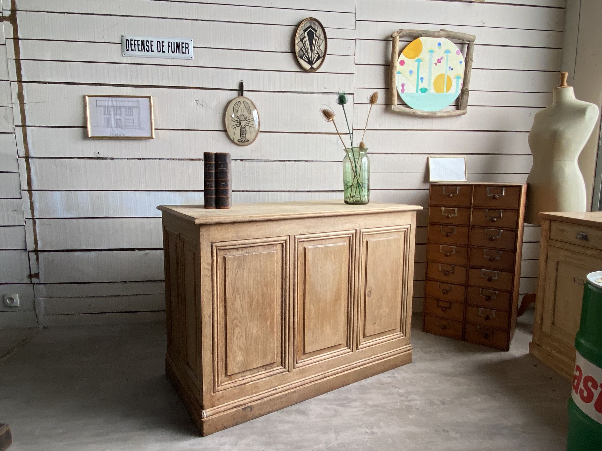 Oak counter