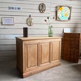 Oak counter