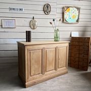 Oak counter