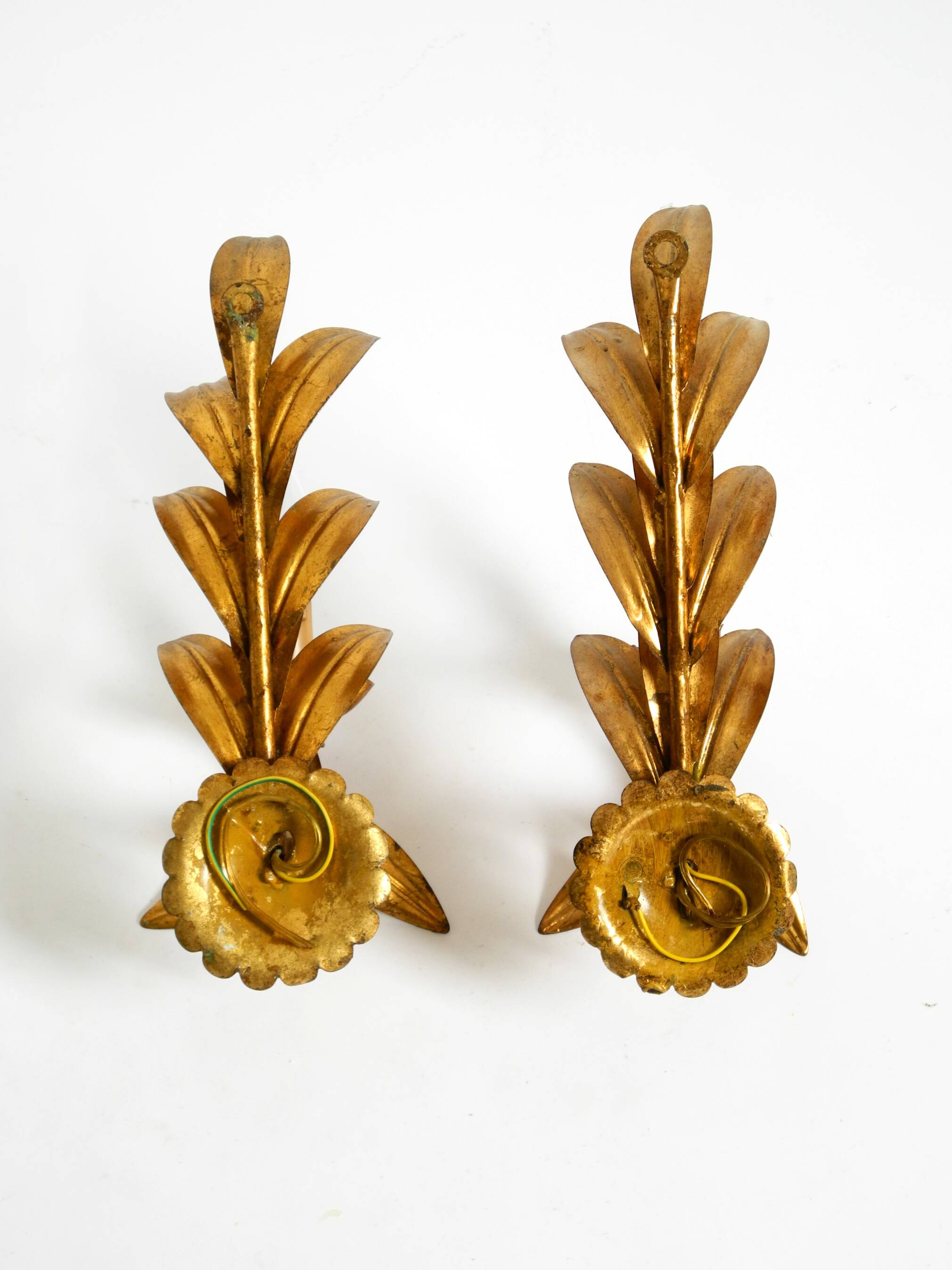 Pair of 1960s Italian gold-plated Florentine wall lamps
