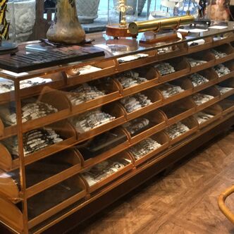 English blouse furniture made of wood and brass
