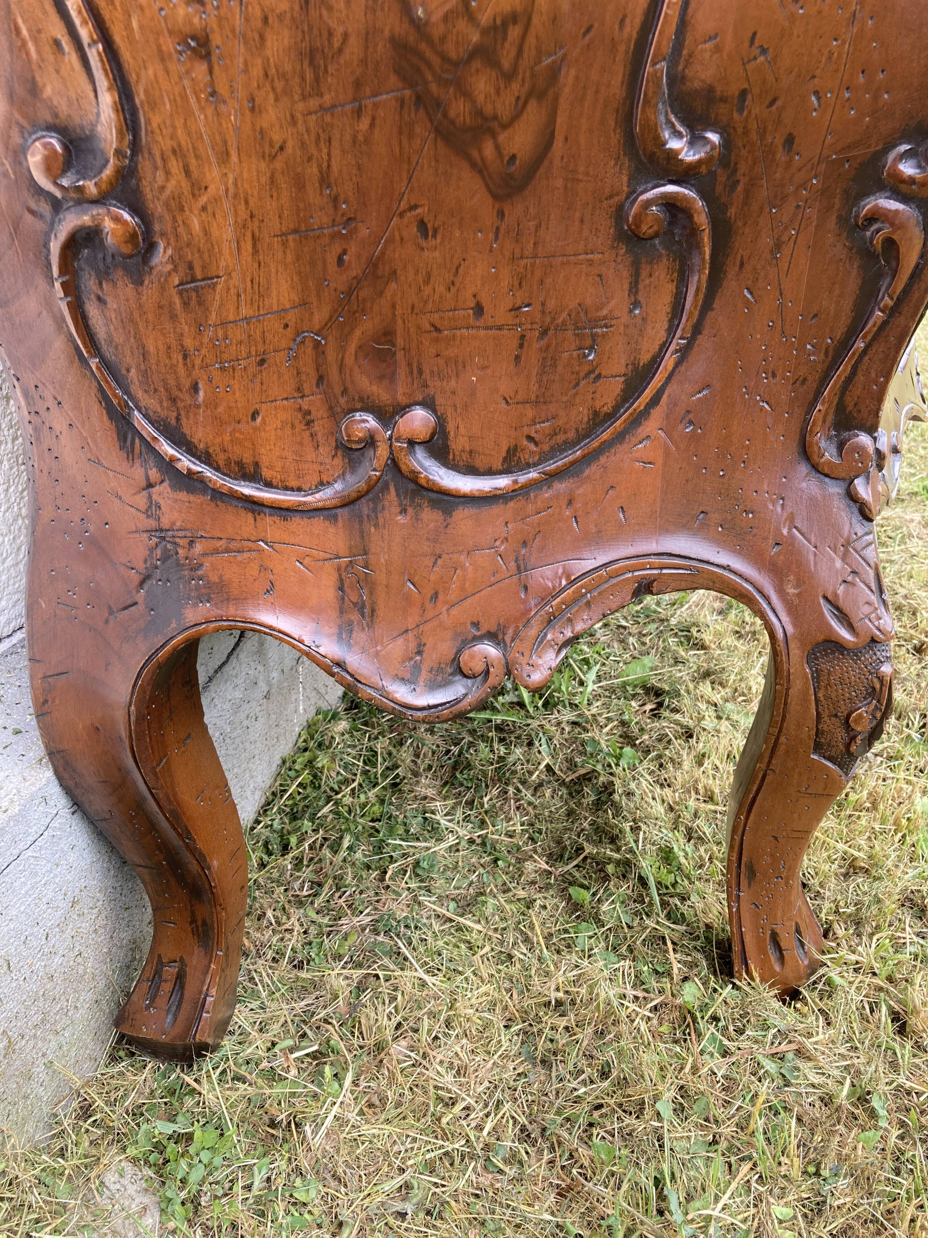 Louis XV style chest of drawers with four drawers