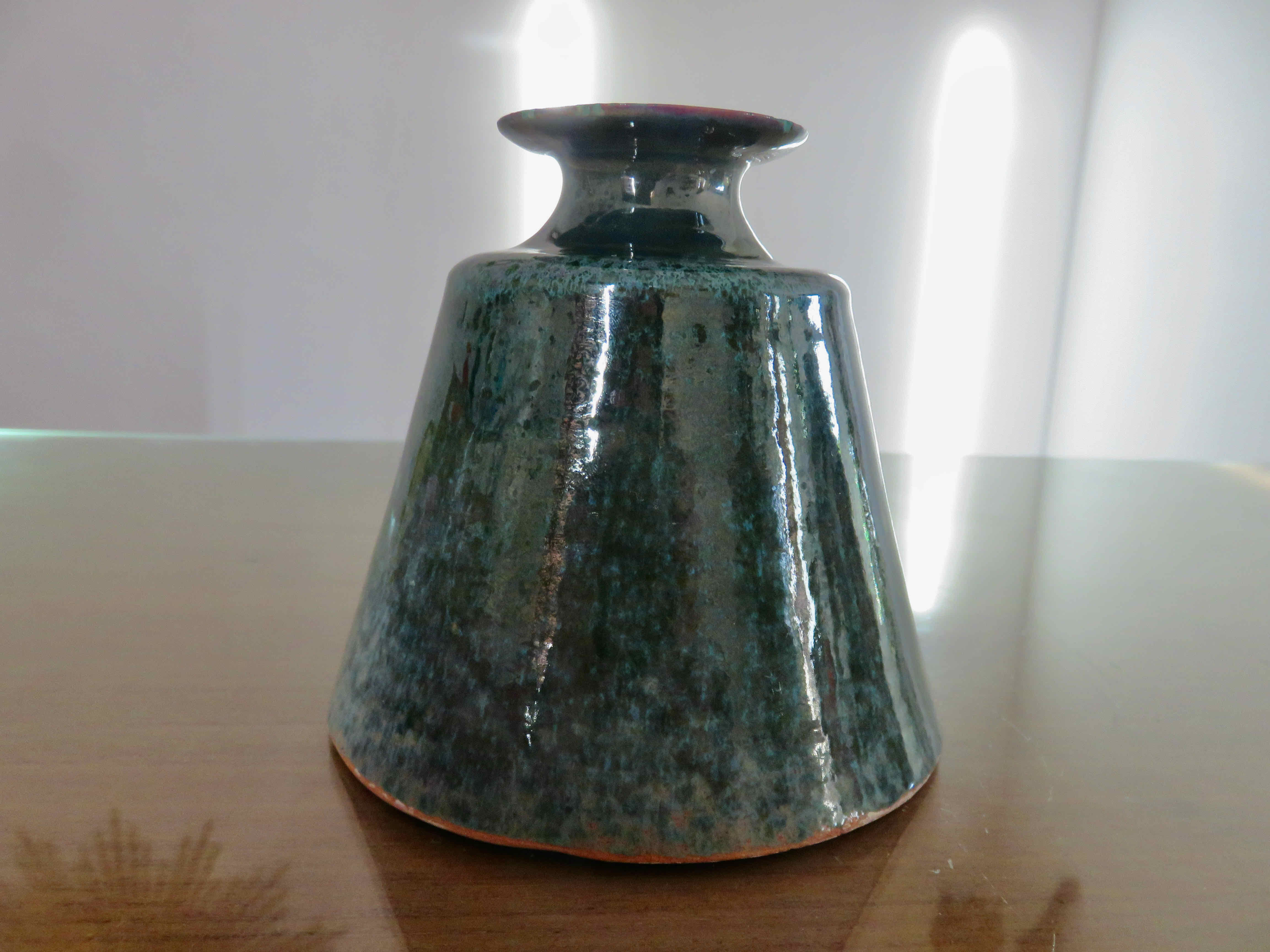 Vase en céramique dans les tons verts