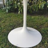 Eero Saarinen tulip table for Knoll