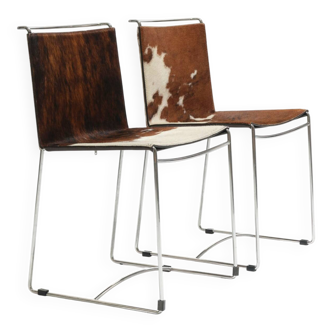 Paire de chaises fil en peau de vache, pascal mourgue, 1980s