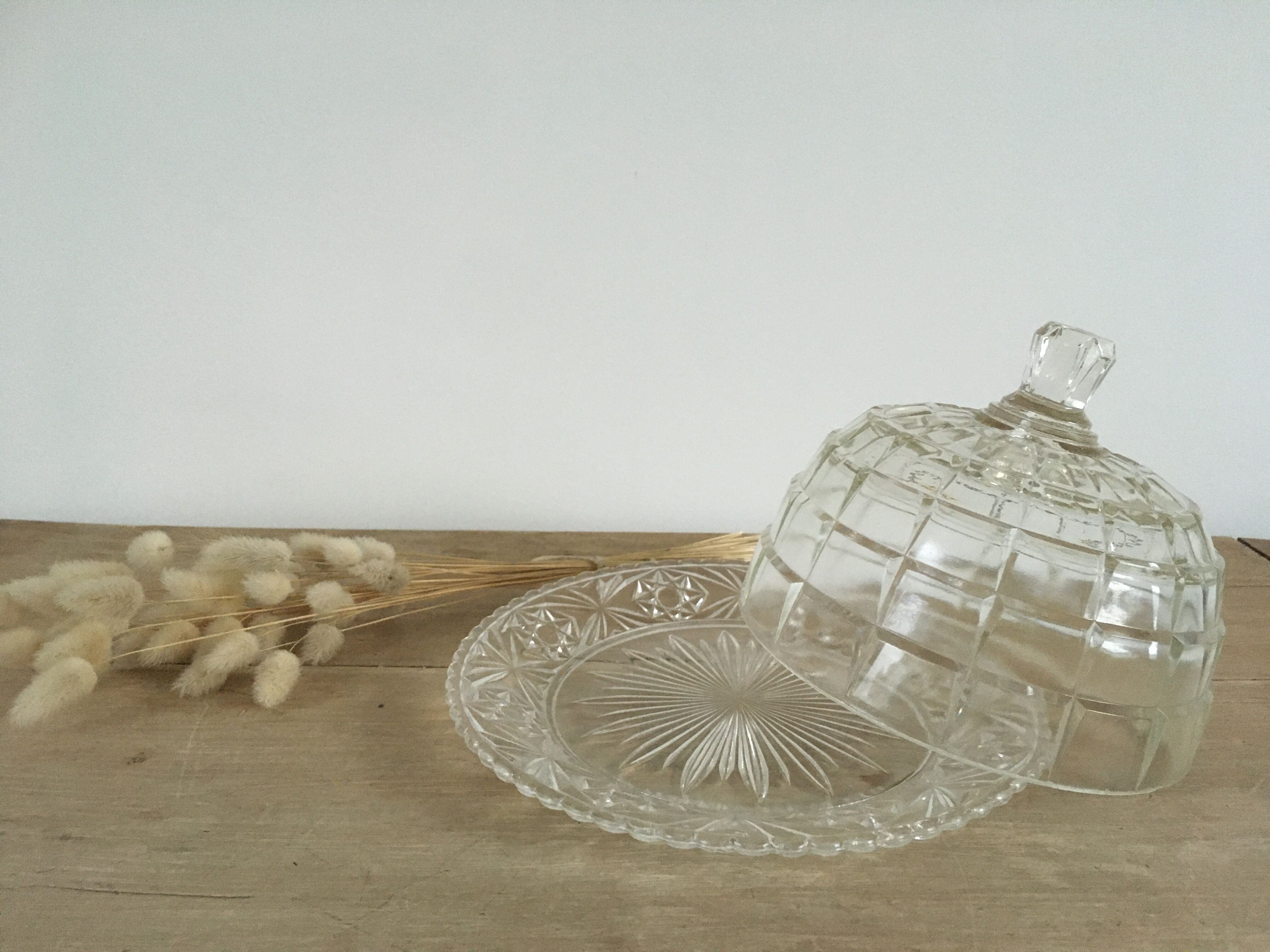 Cheese or dessert bell with glass tray