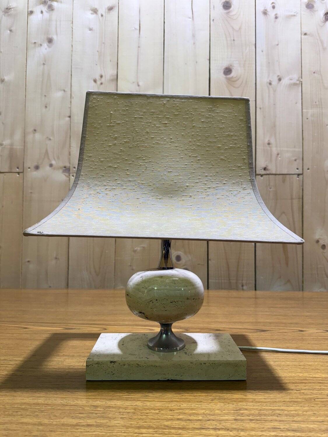 Travertine lamp