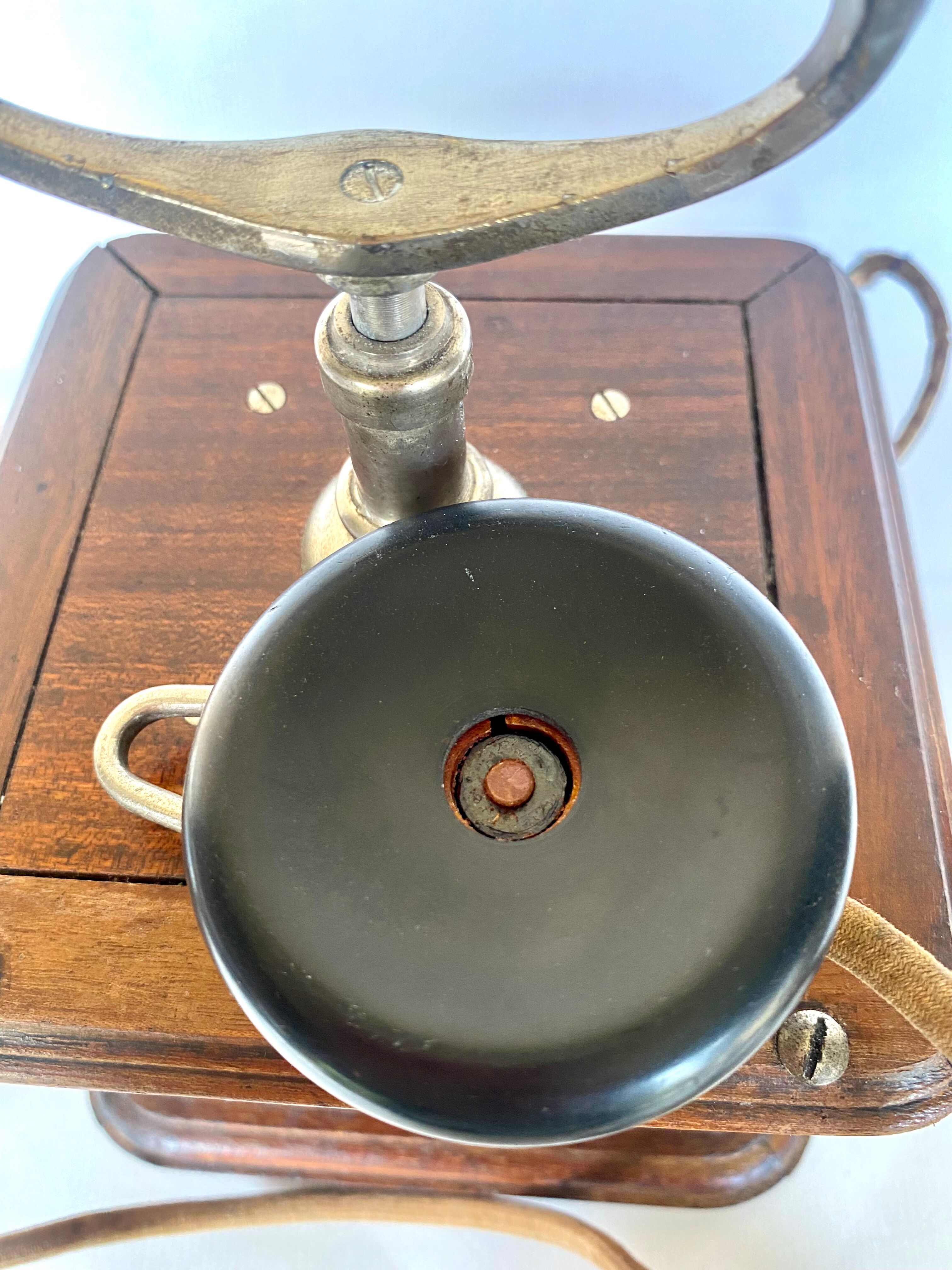 Téléphone bois à manivelle 1920