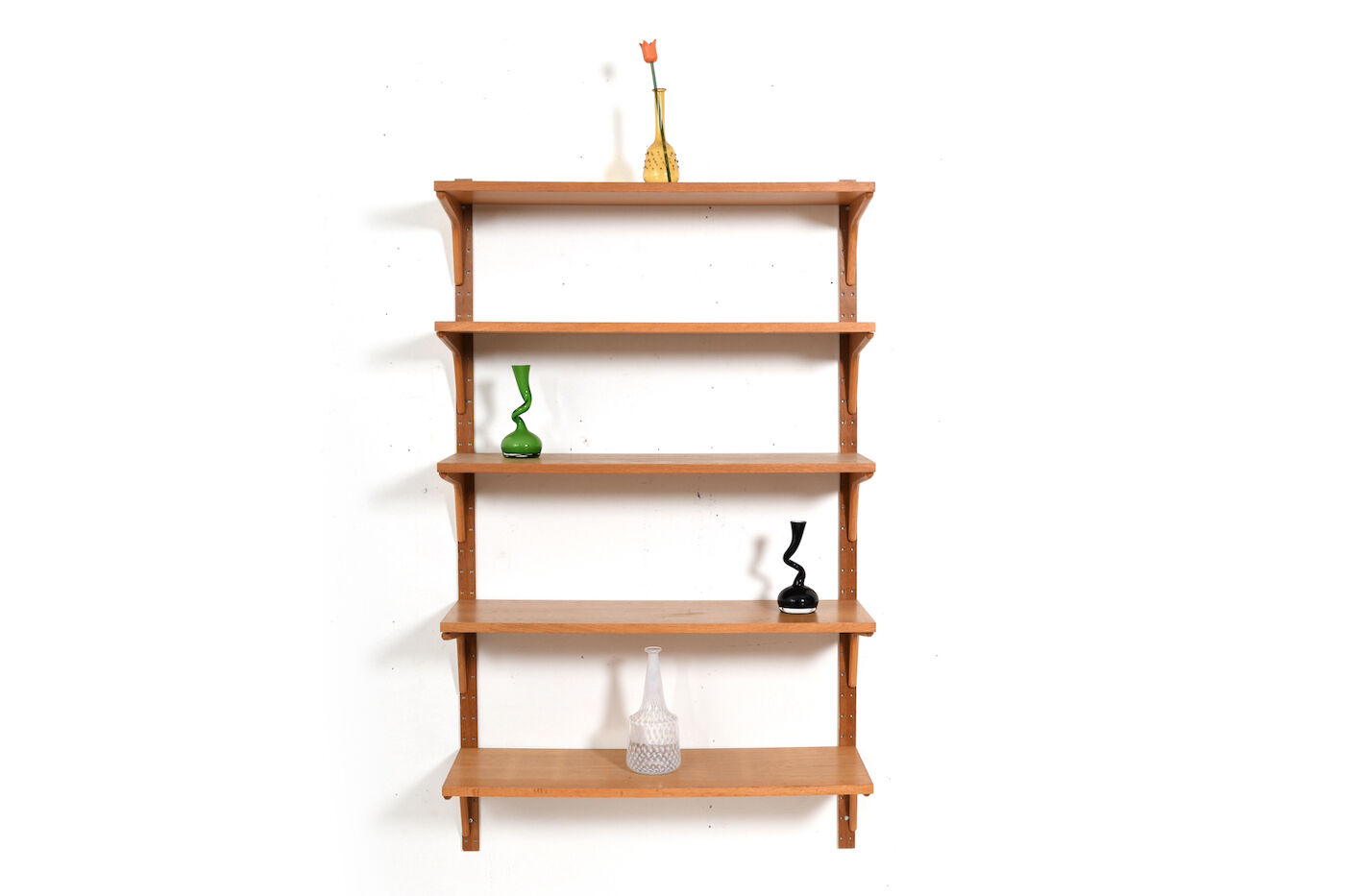 Système d’étagère en chêne danois par HG Furniture Danemark Années 1960