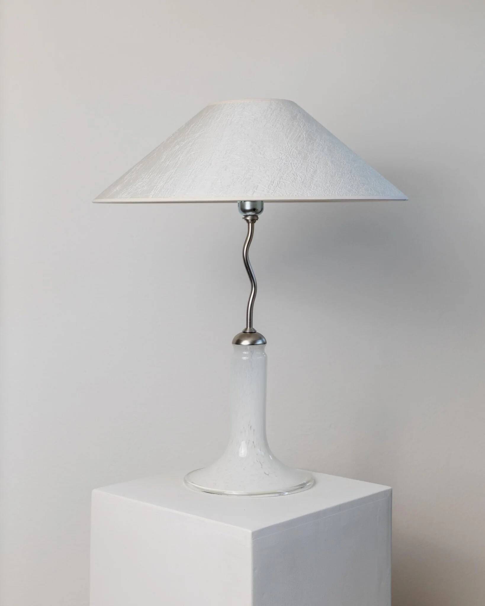 White Murano Glass Table Lamp with Zigzag Silver Metal Details and Textured Silk Shade, Italy 1980s