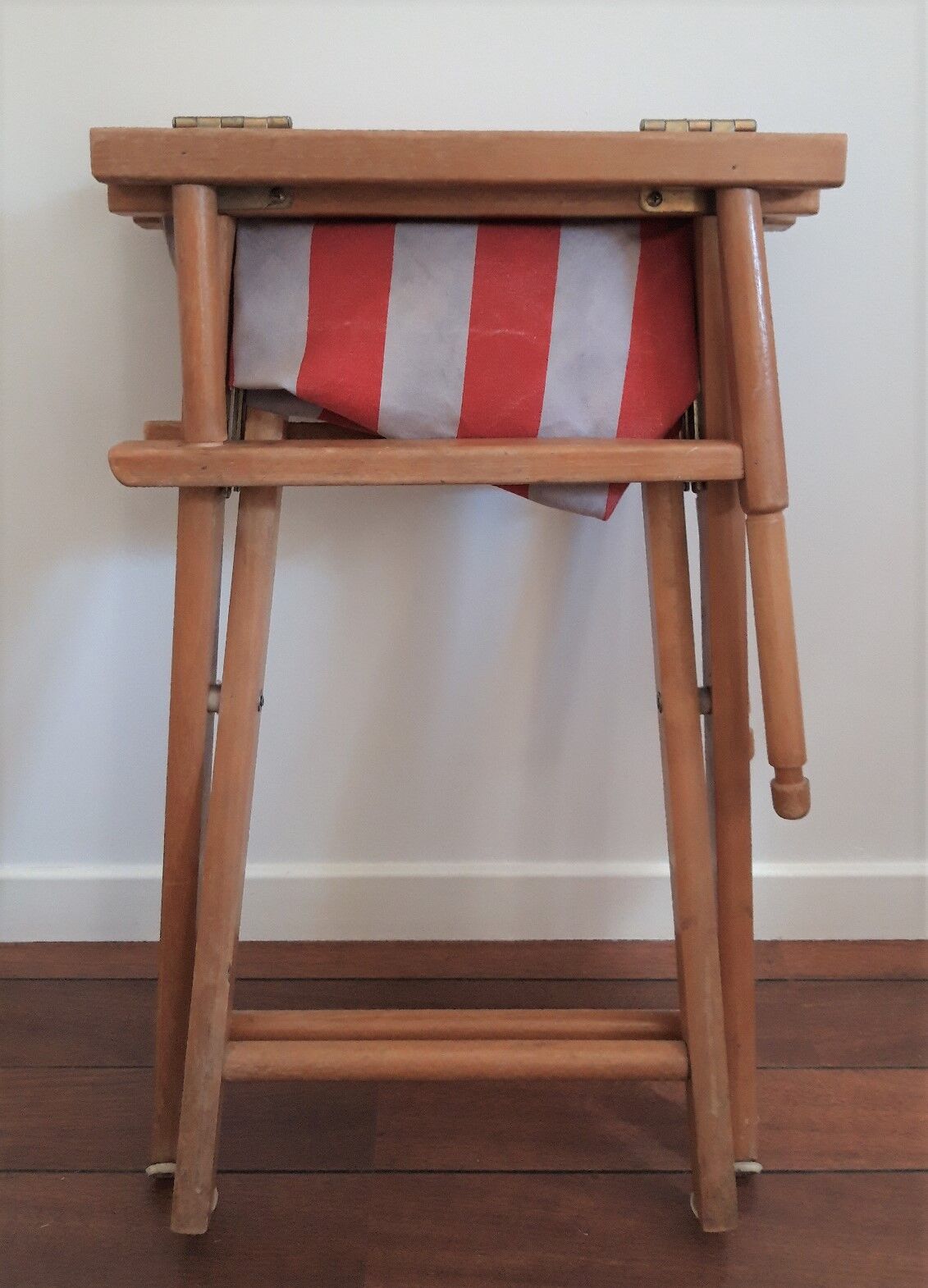 Folding armchair