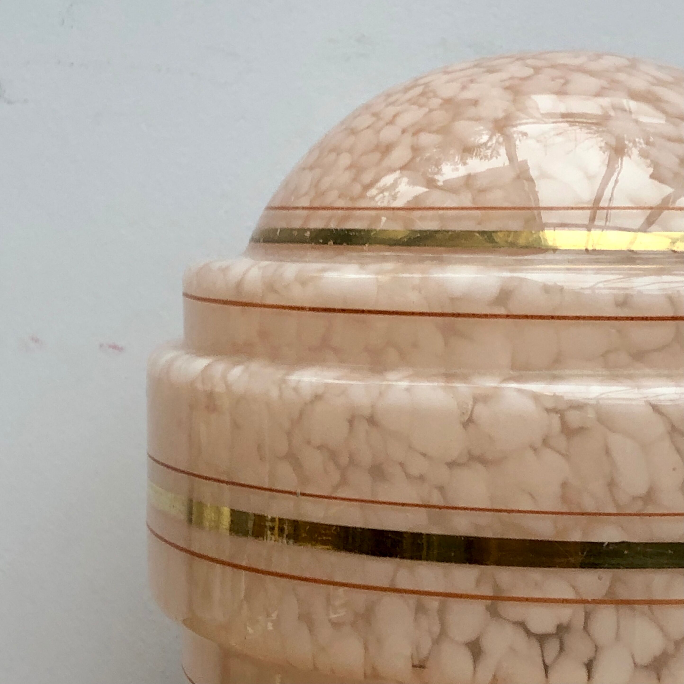 Vintage globe-laying lamp