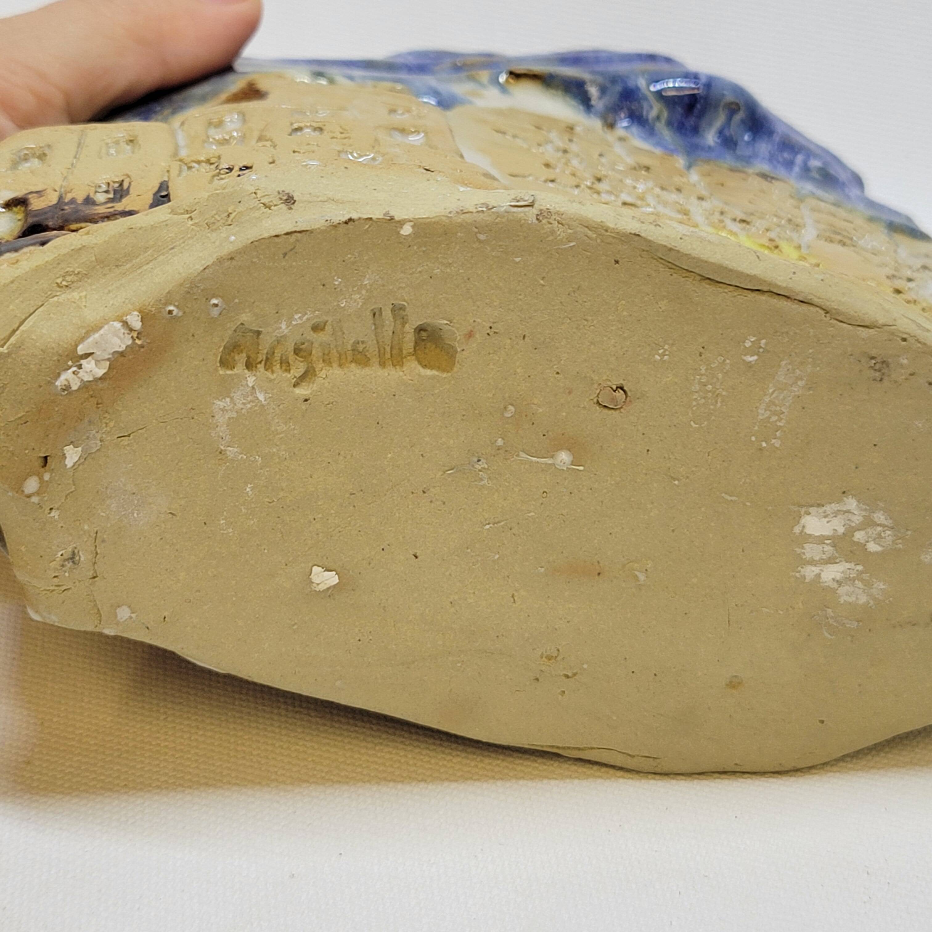 Céramique poterie vase en relief signé angilella