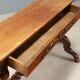 Petite table ancienne en noyer sculpté, Italie, milieu XIXe siècle