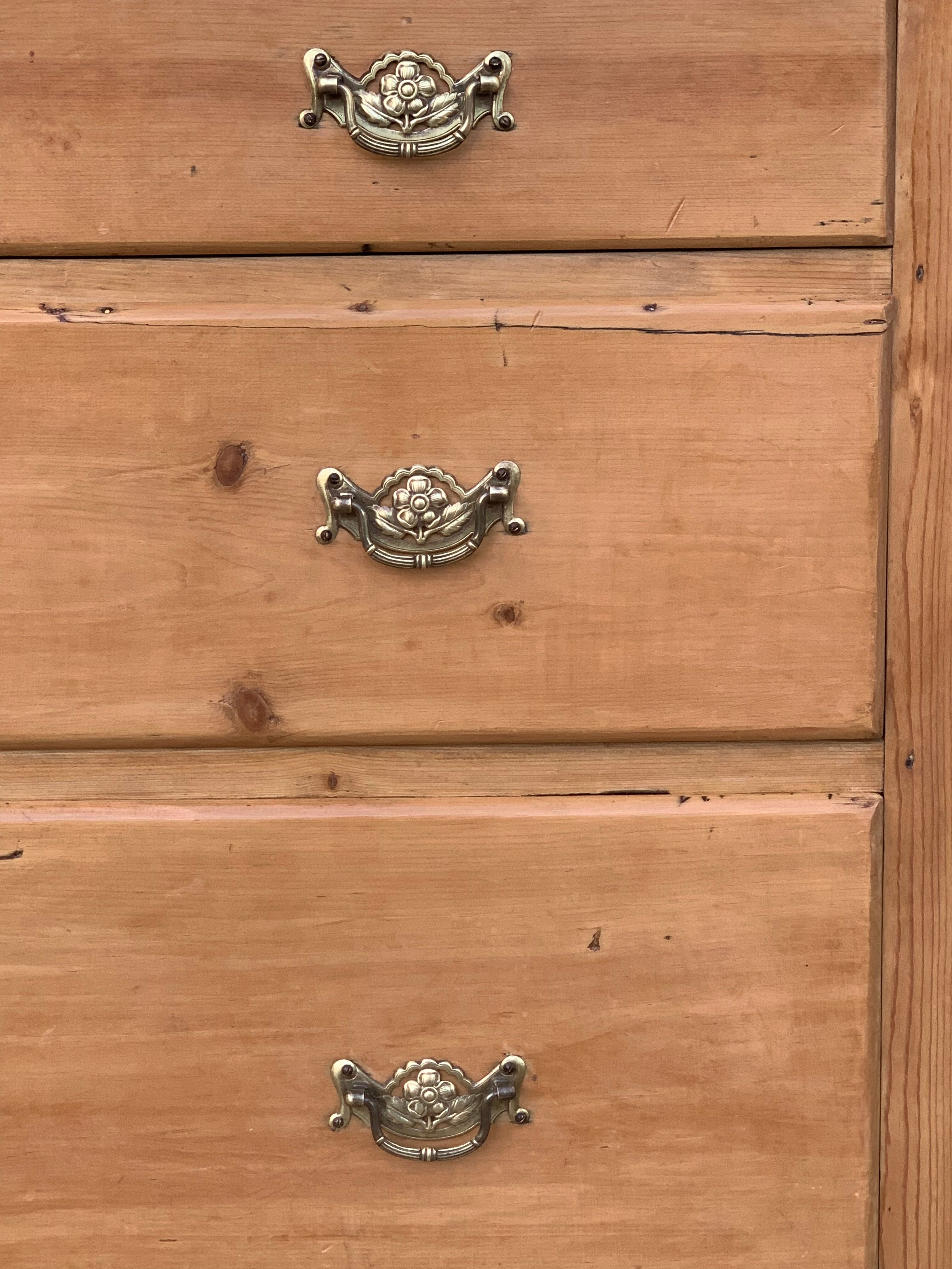 English style chest of drawers 1920 pine and pitchpin