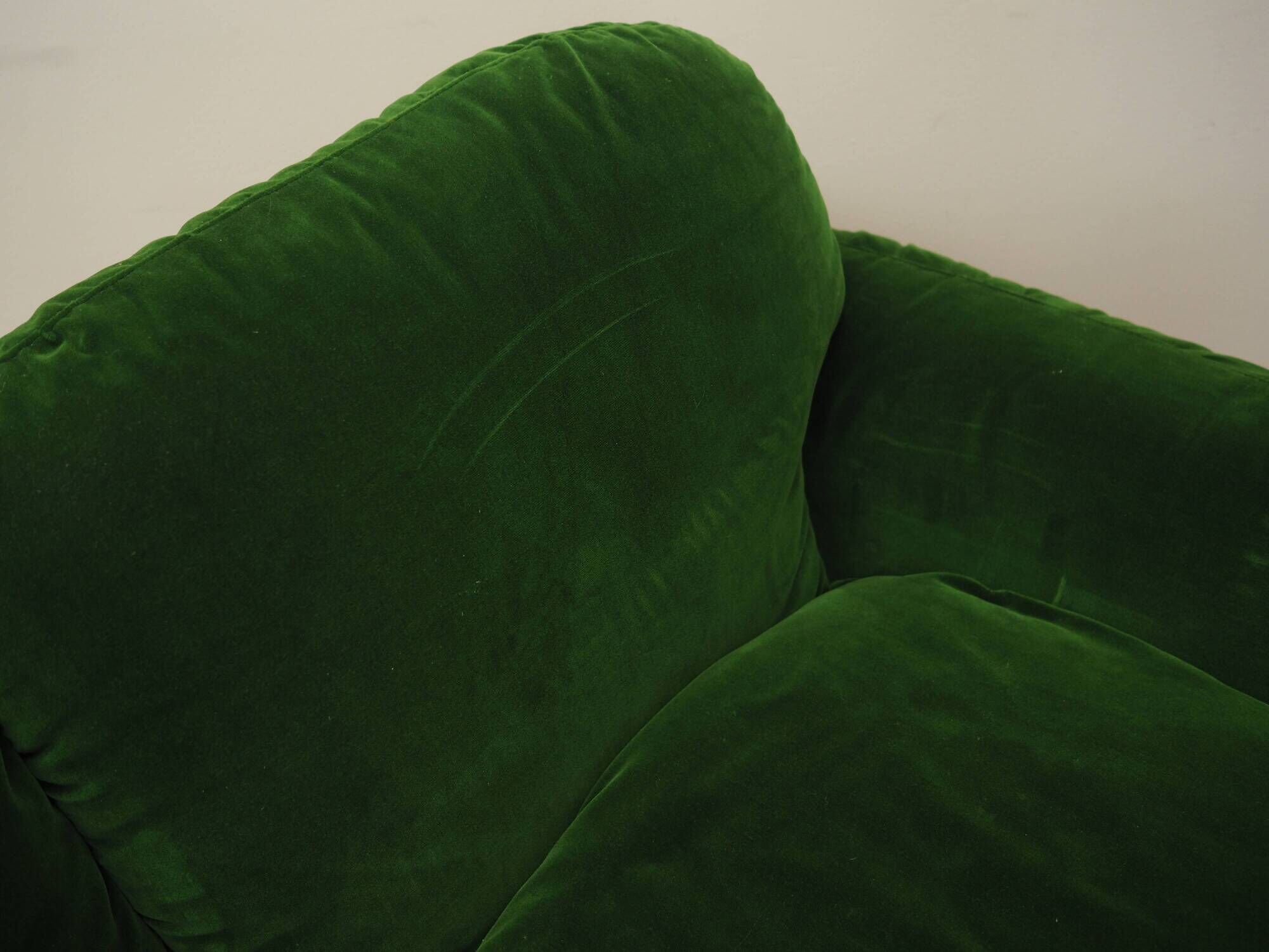 Green velour sofa, Italian design, 1970s, manufacturer: Busnelli, designer