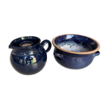 Lot of 2 blue ceramic objects, a pitcher with ice reserve and a pot cache