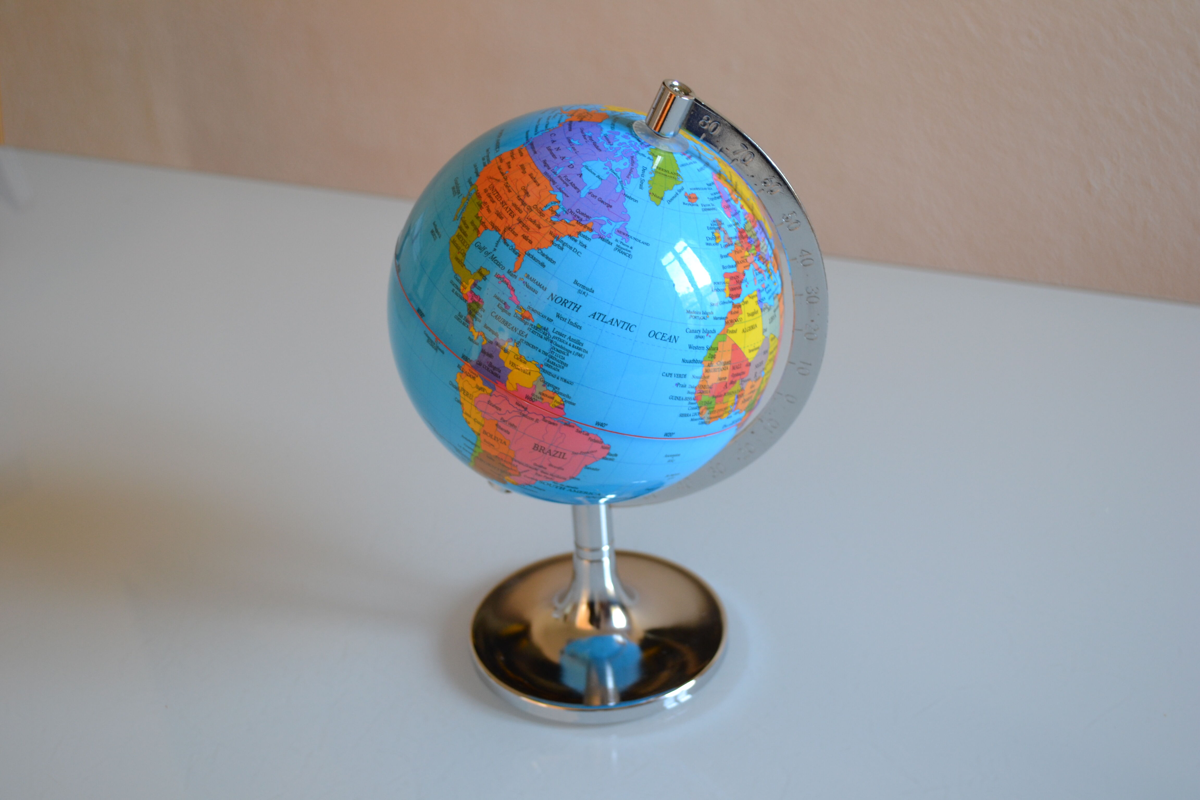 Globe vintage foot tulip