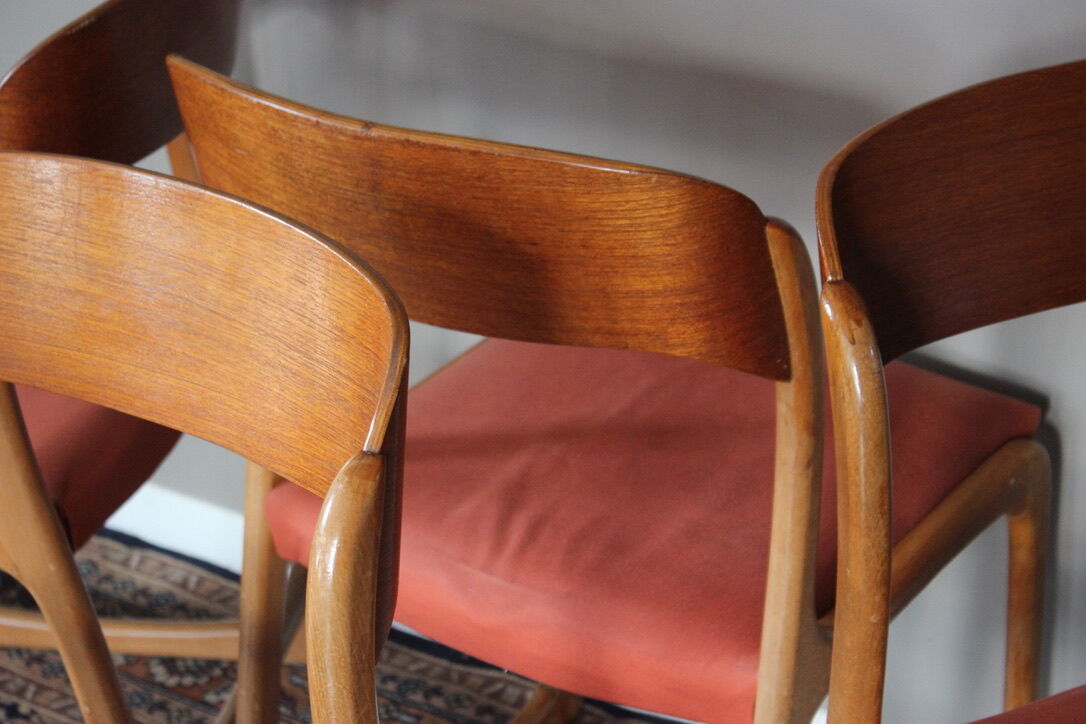 4 vintage chairs in teak, Scandinavian style, by the publisher Baumann, model Bémol / "Traineau"