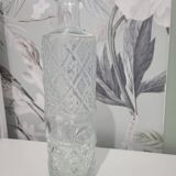 Carafe in chiseled glass