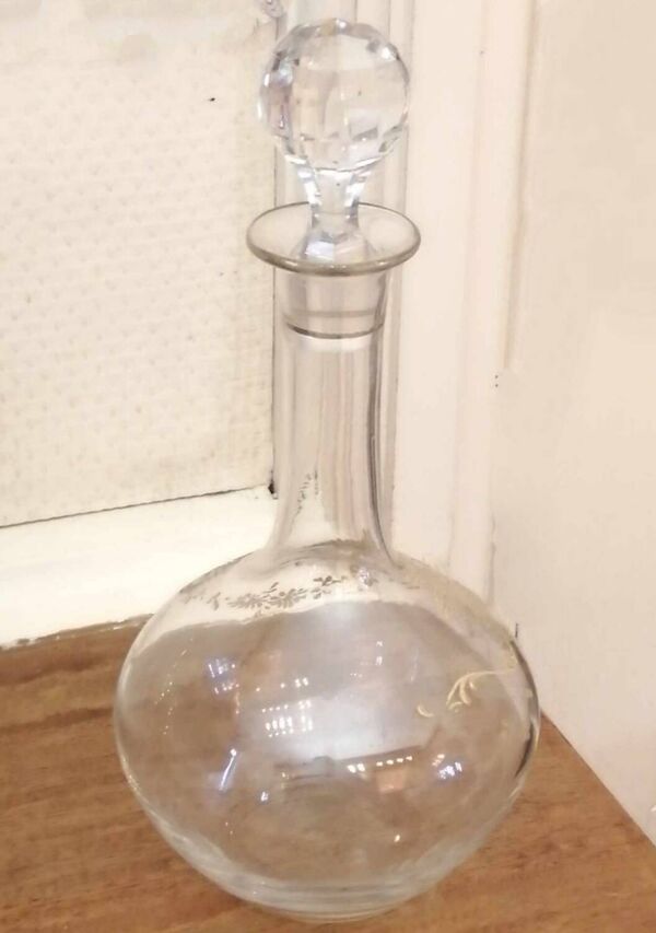 Ancienne carafe en cristal décor doré