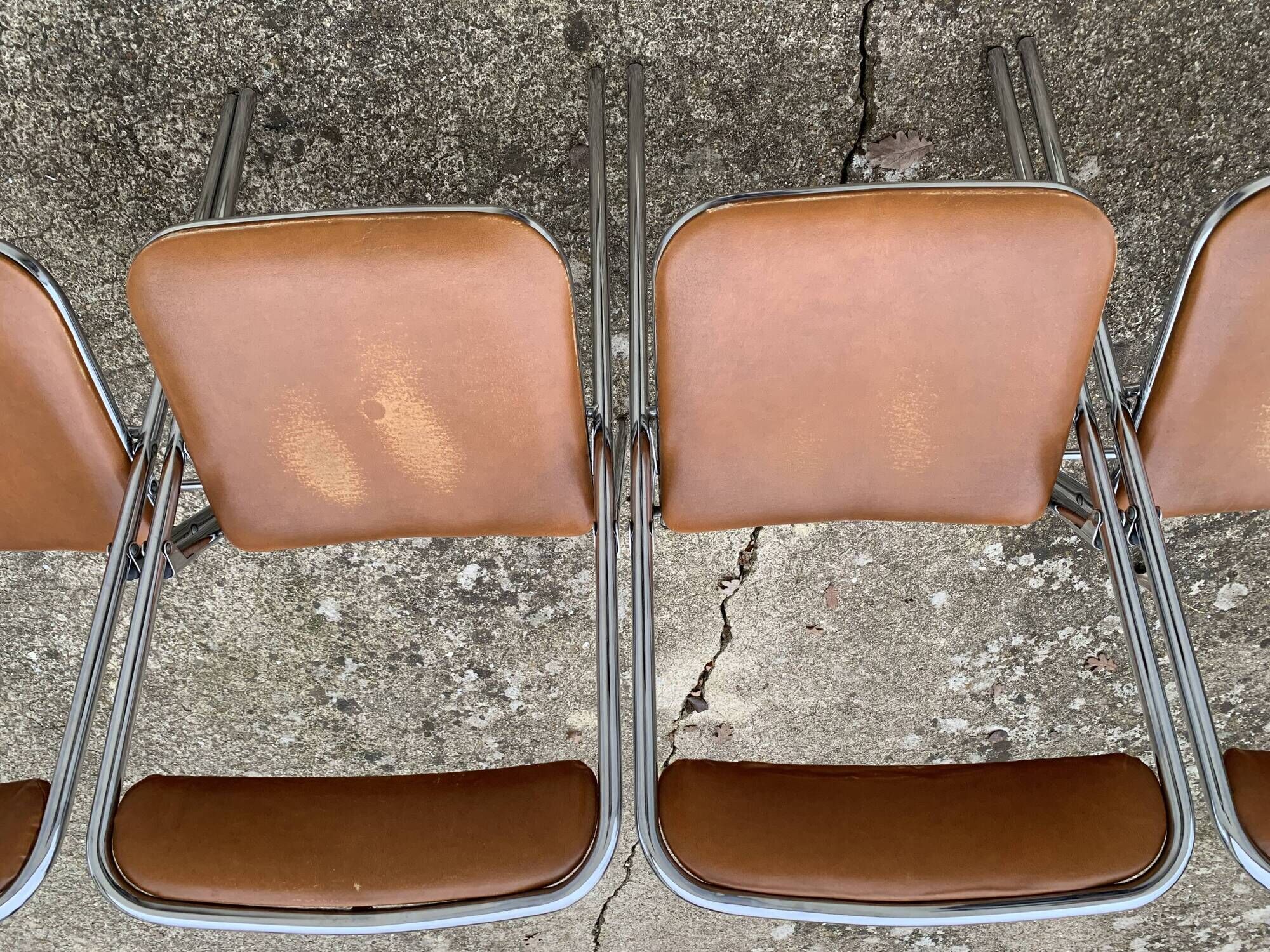 4 folding chairs chromed metal and Skaï fawn 1970