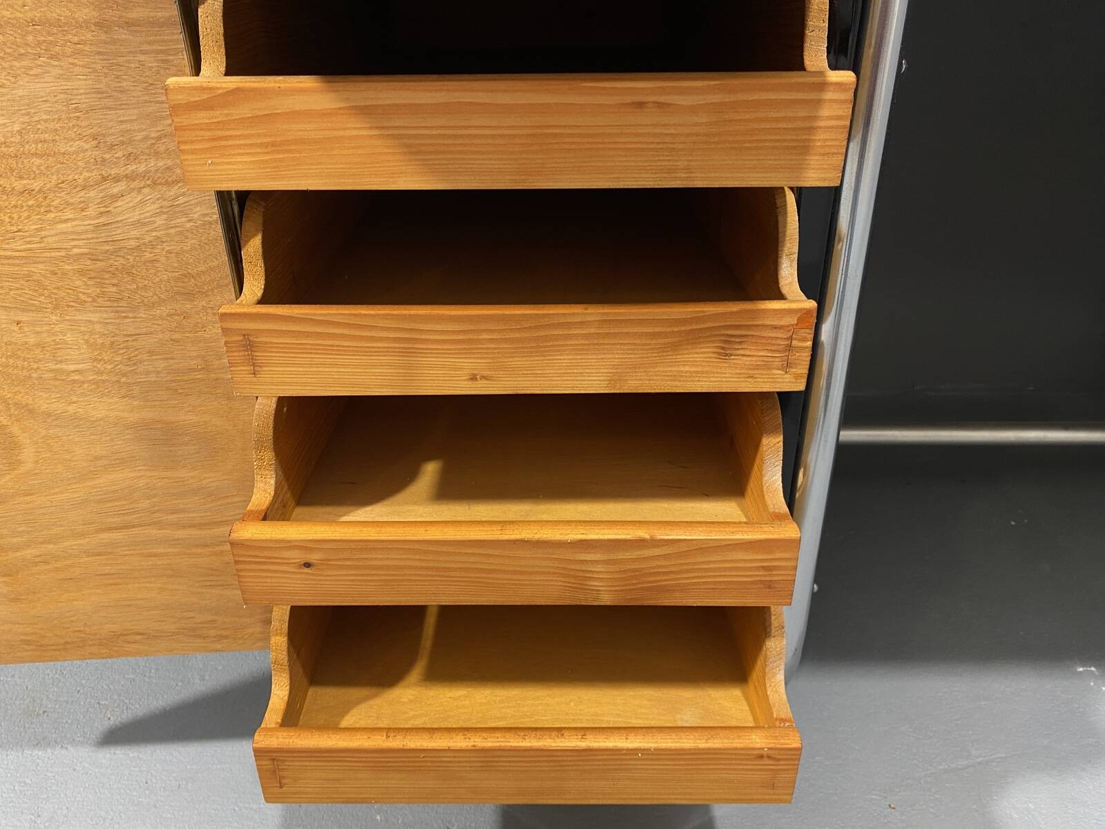 Bureau moderniste tchécoslovaque en chrome et bois, années 1950, Europe