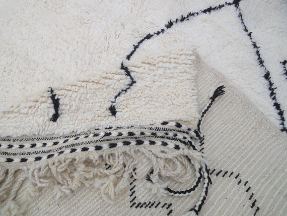 Wool vintage Beni Ouarain carpets Moroccan berber 283 x 192 cm