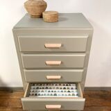 Ragpicker dresser