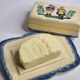 Quimper earthenware butter dish, traditional pattern, 19 cm