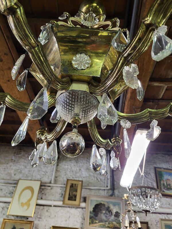 Chandelier with tassels and brass 9 bulbs