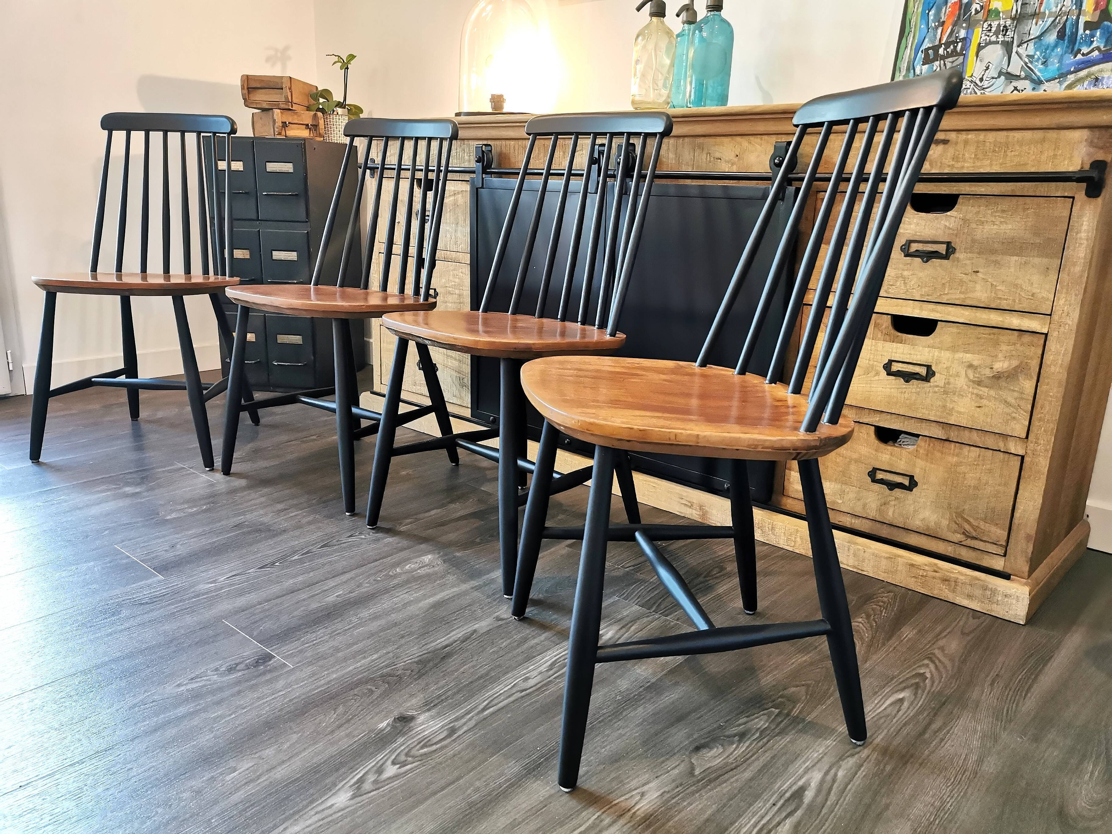 Series of 4 Scandinavian chairs