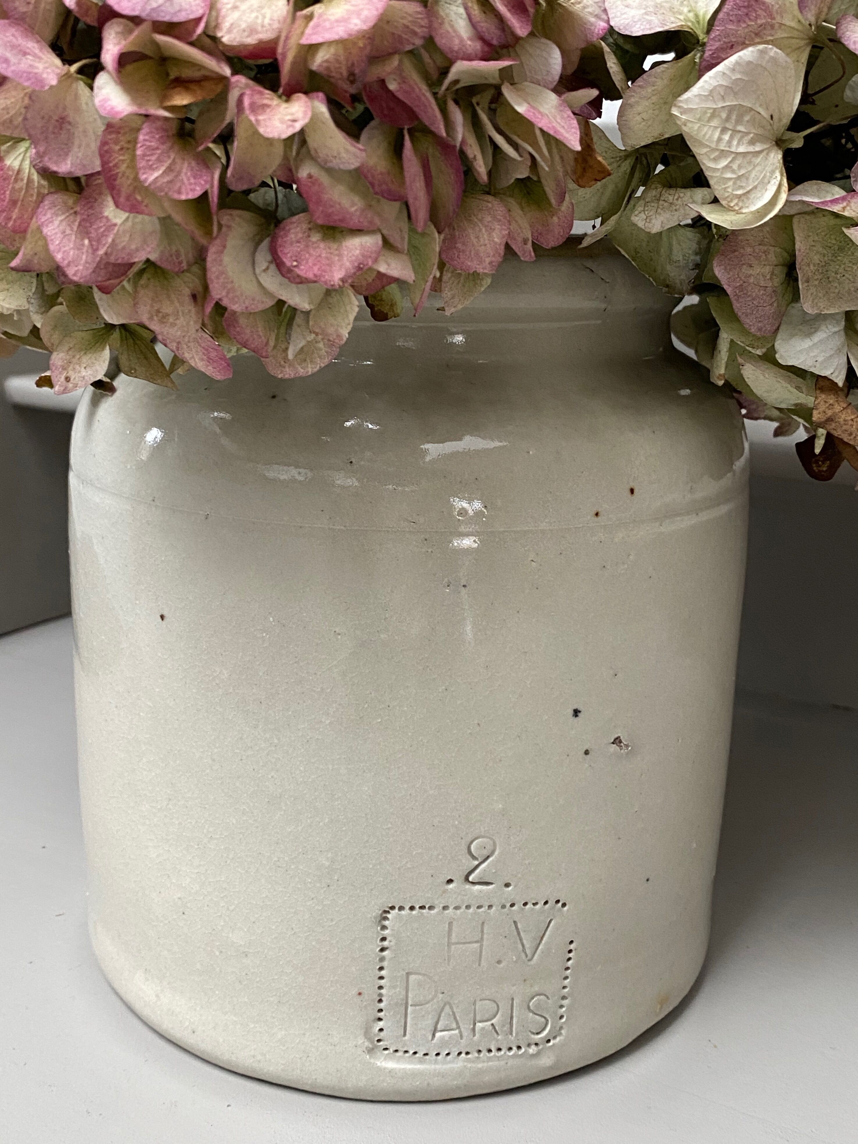 Large varnished earth jar