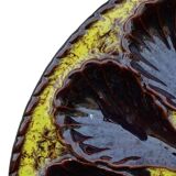 Grande assiette à huîtres vintage française en céramique de Vallauris, signée Marius Giuge