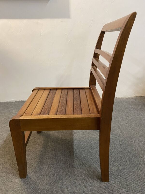 Chaise enfant moderniste en bois de René Gabriel période Reconstruction
