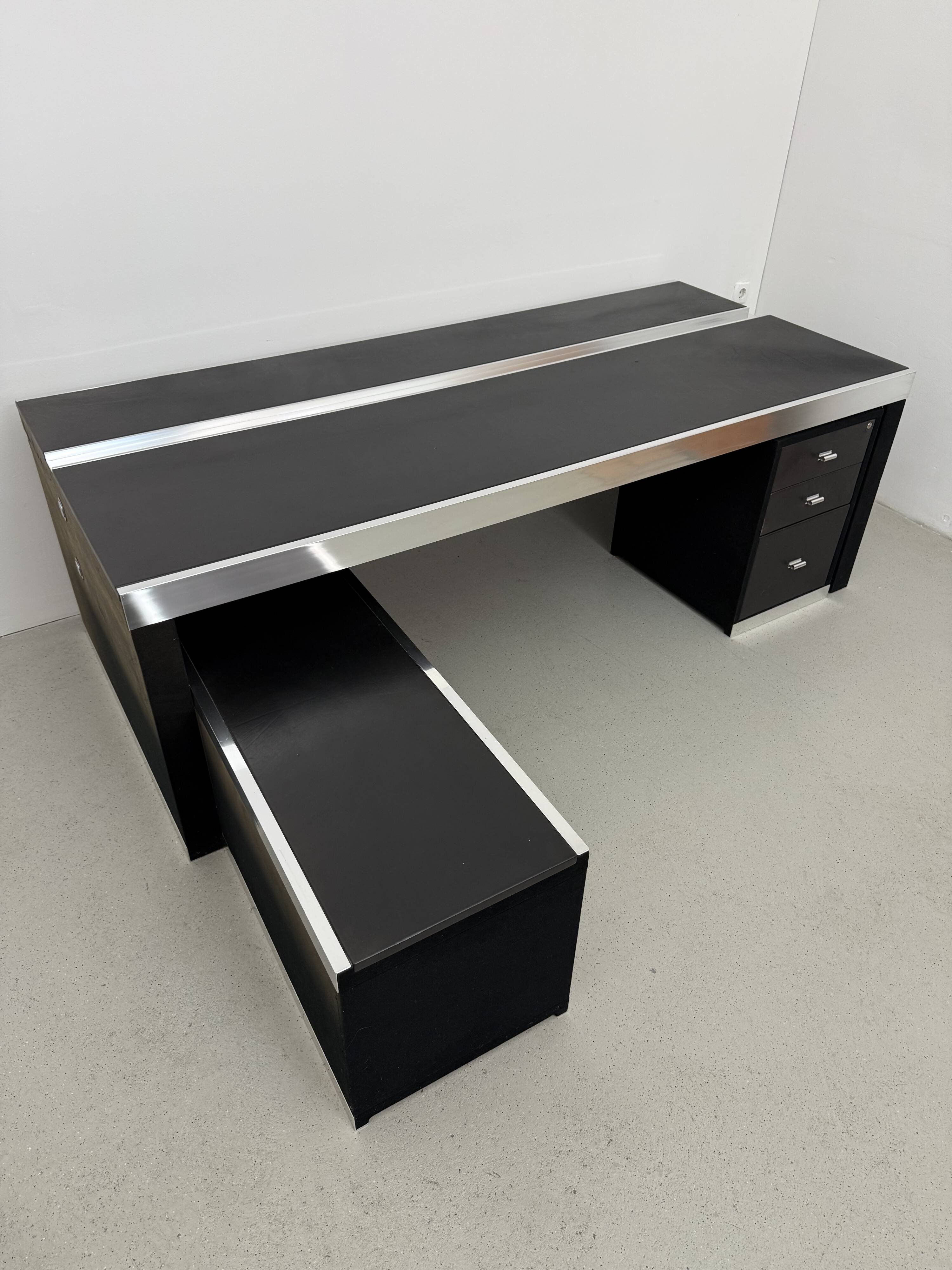 Guido Faleschini For Mariani, L-shaped Leather and Steel Desk, Italy 1970s