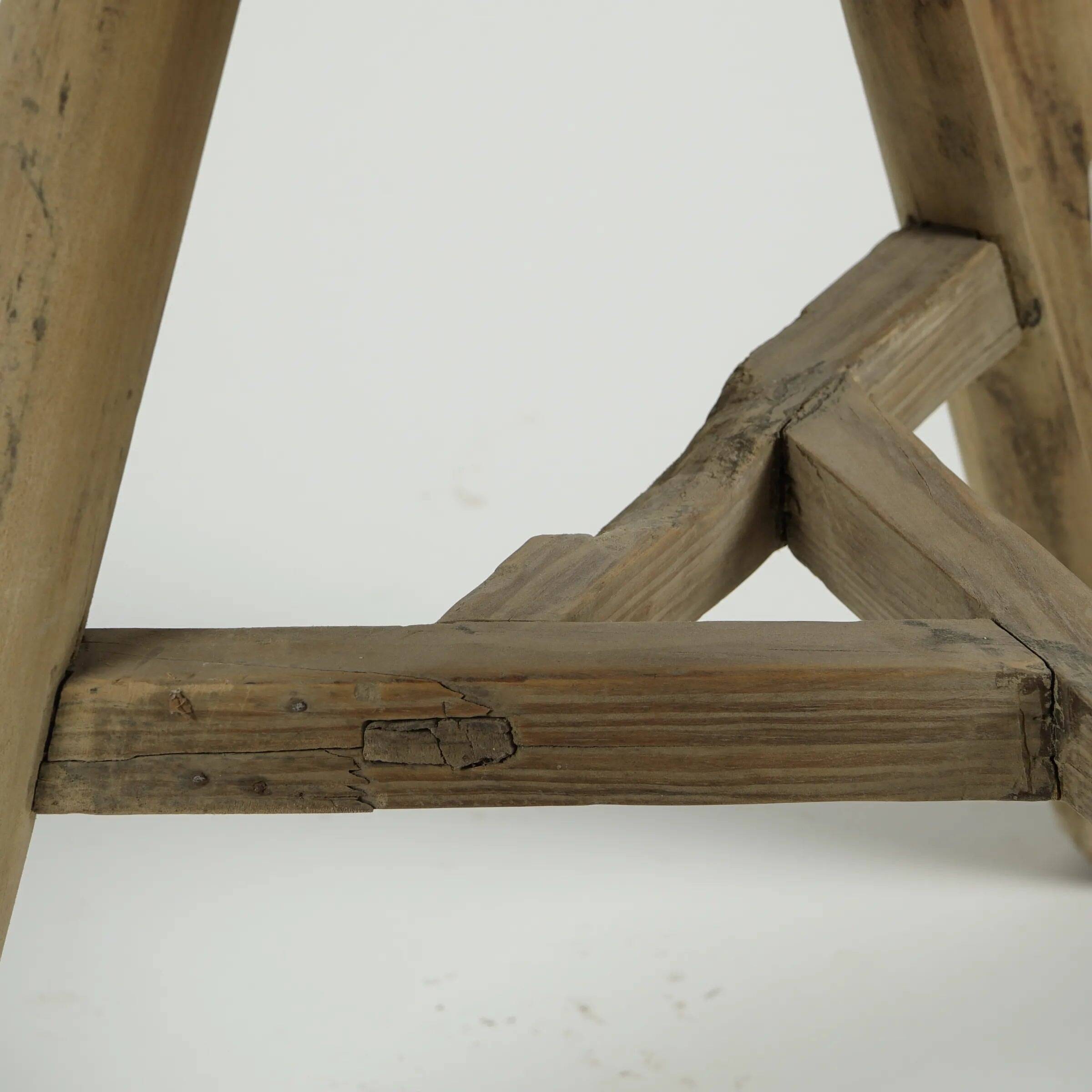 Gong - Antique Chinese elm stool, round seat no. 10