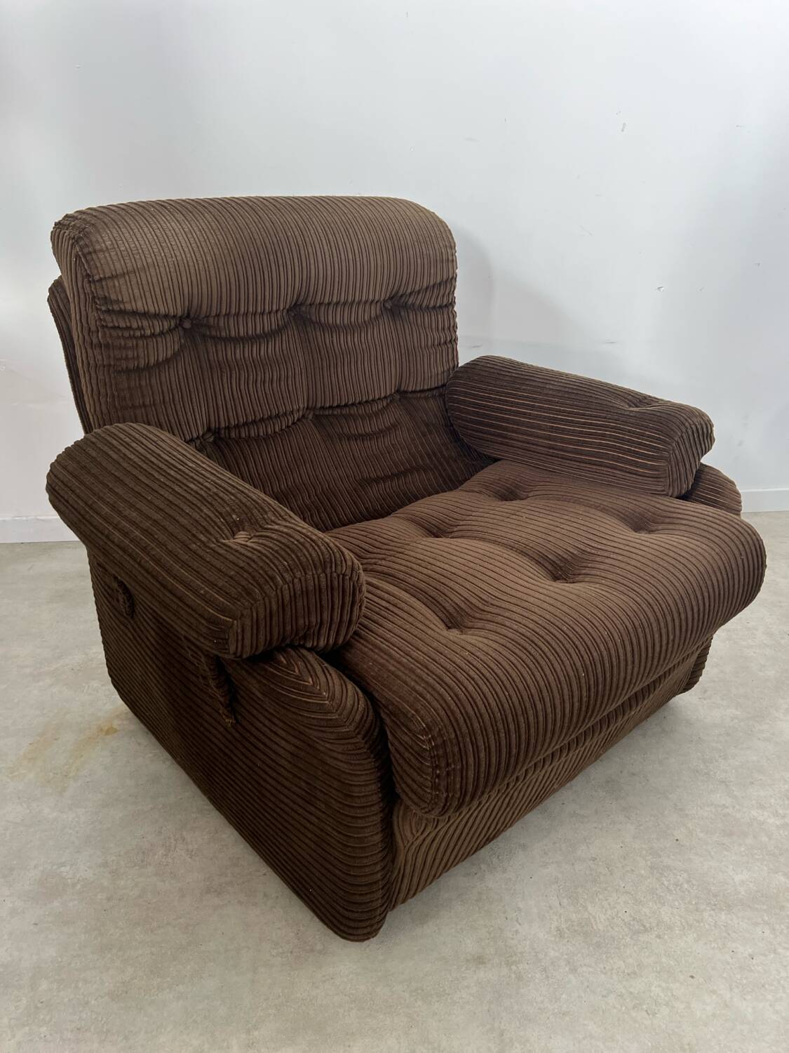 Set of 2 vintage Airborne French design armchairs from the 60s in velvet
