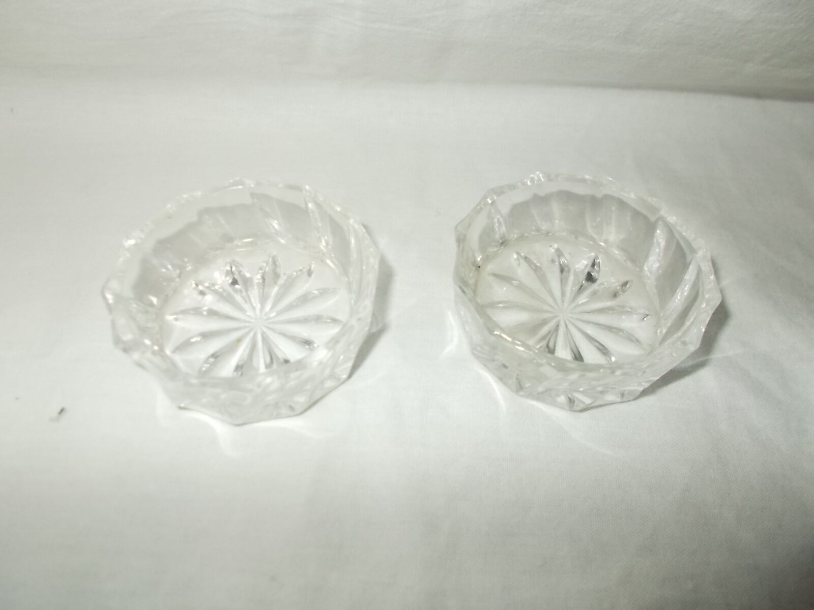 Salière and pepper in chiseled glass
