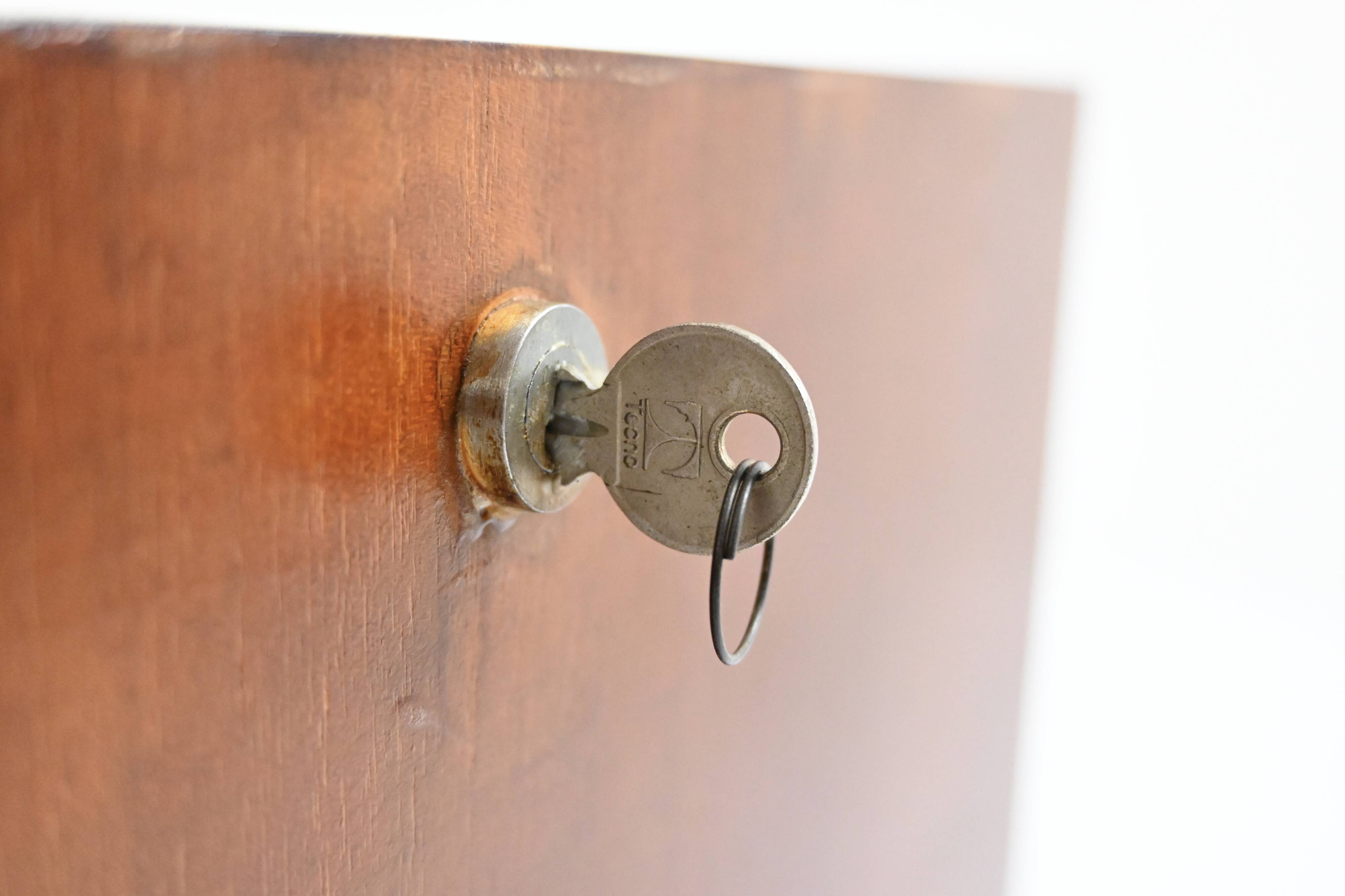 Desk design by Osvaldo Borsani for Tecno, 1960s