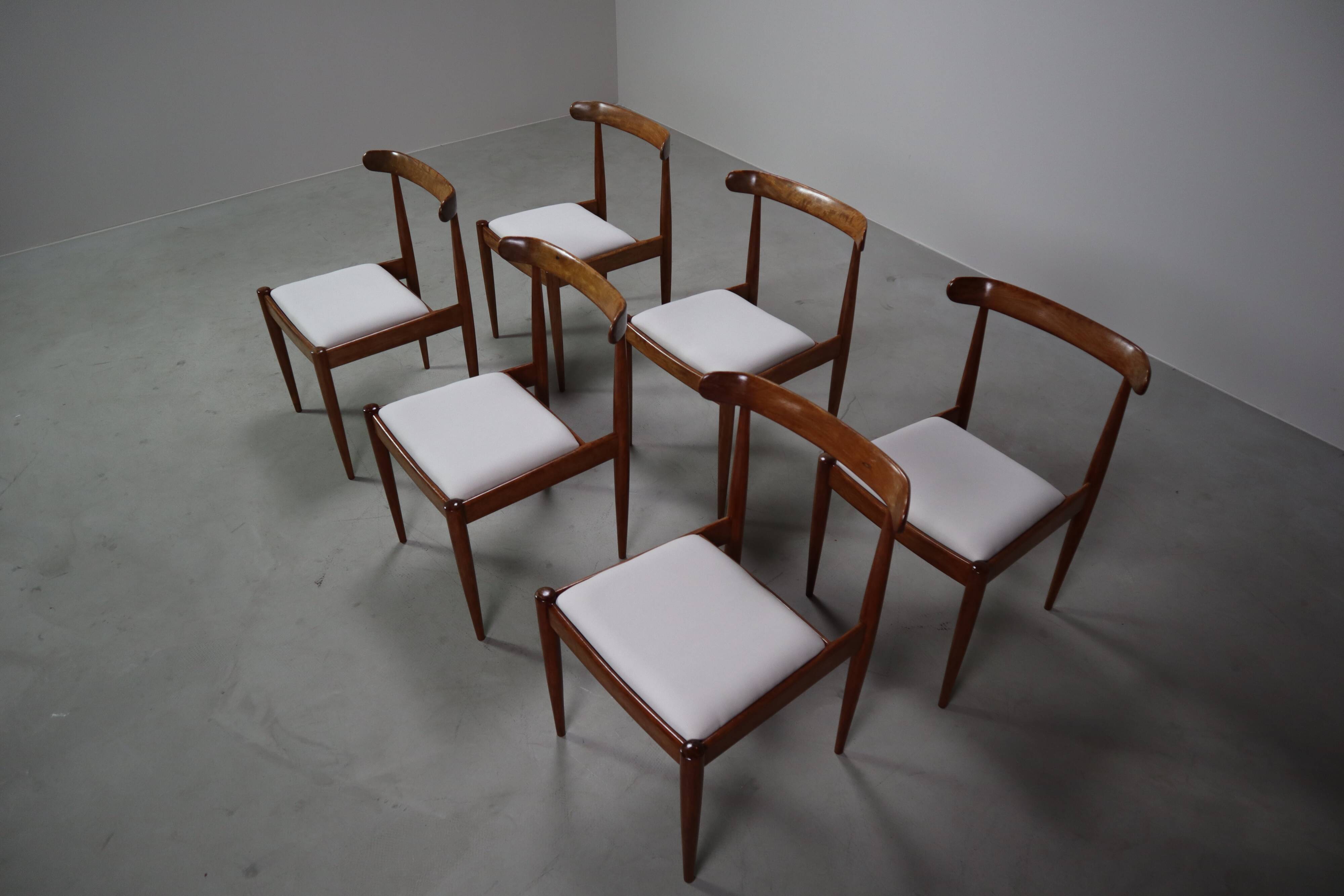 Set of six Alfred Hendrickx Model 500 dining chairs in Rosewood,