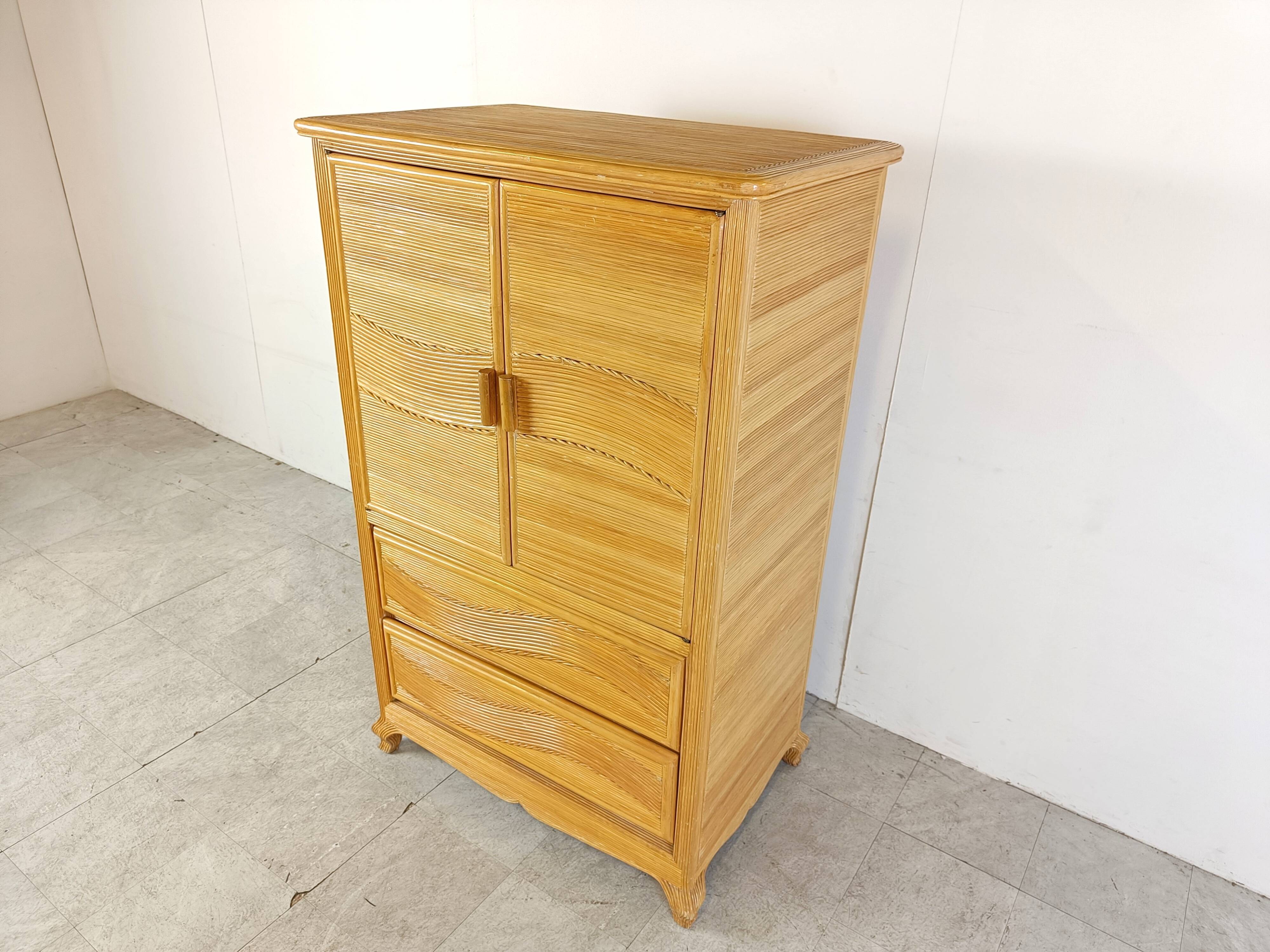Armoire en plaquage de rotin, 1970