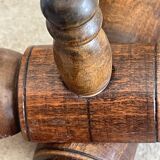 Wall-mounted accordion coat rack made of turned wood