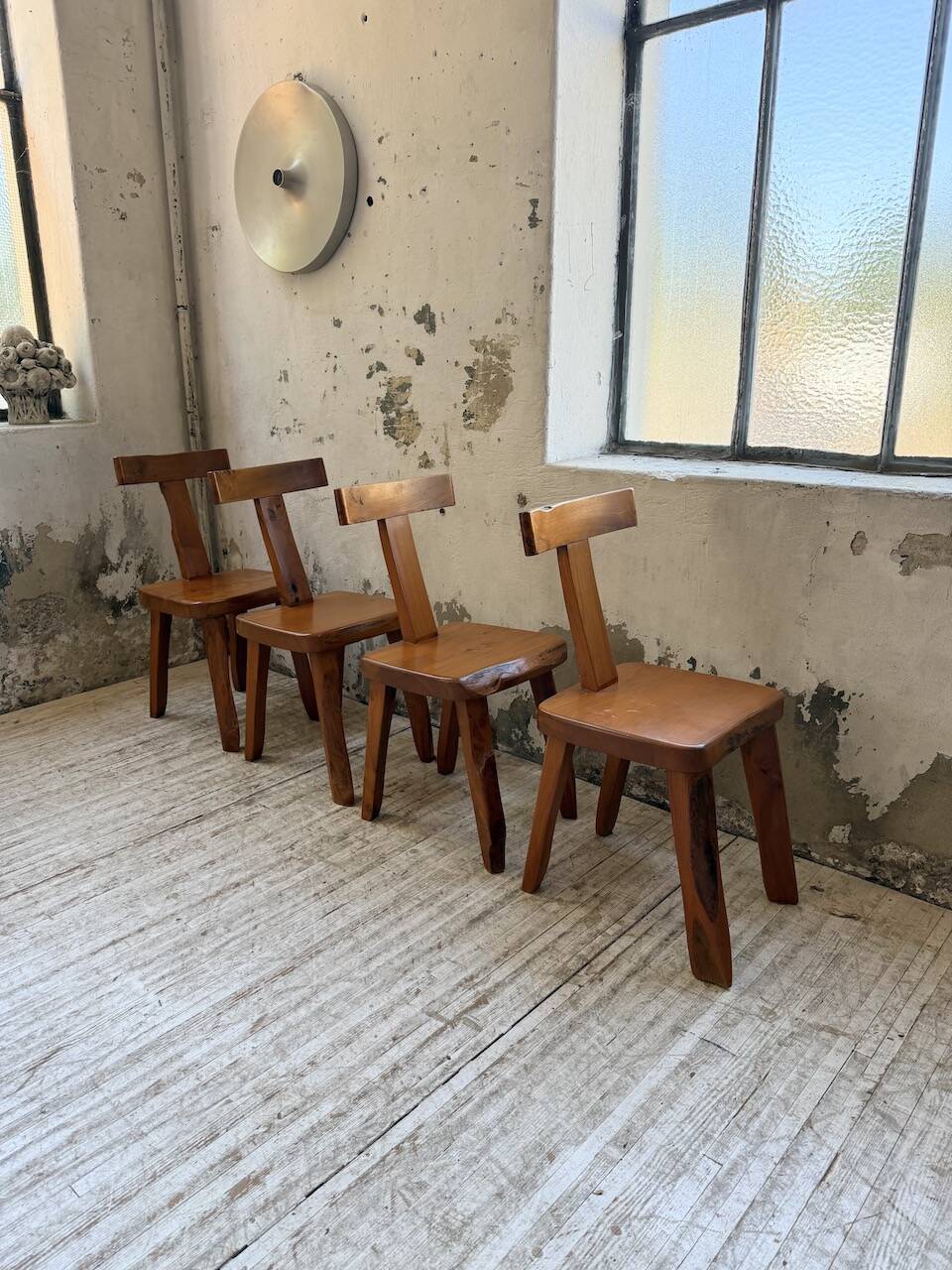 Set of 4 Aranjou “T” chairs
